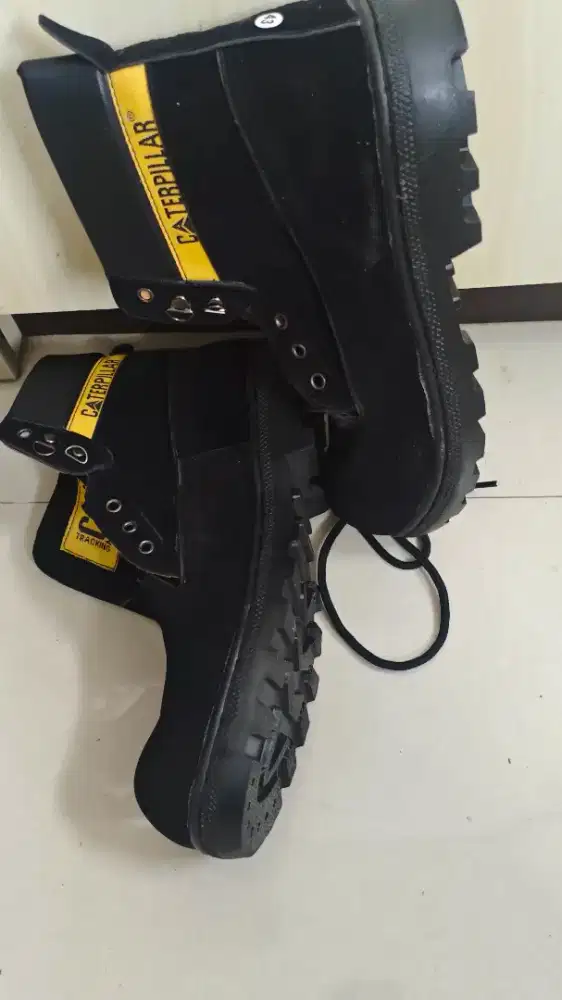 Sebat (caterpillar 43 size)