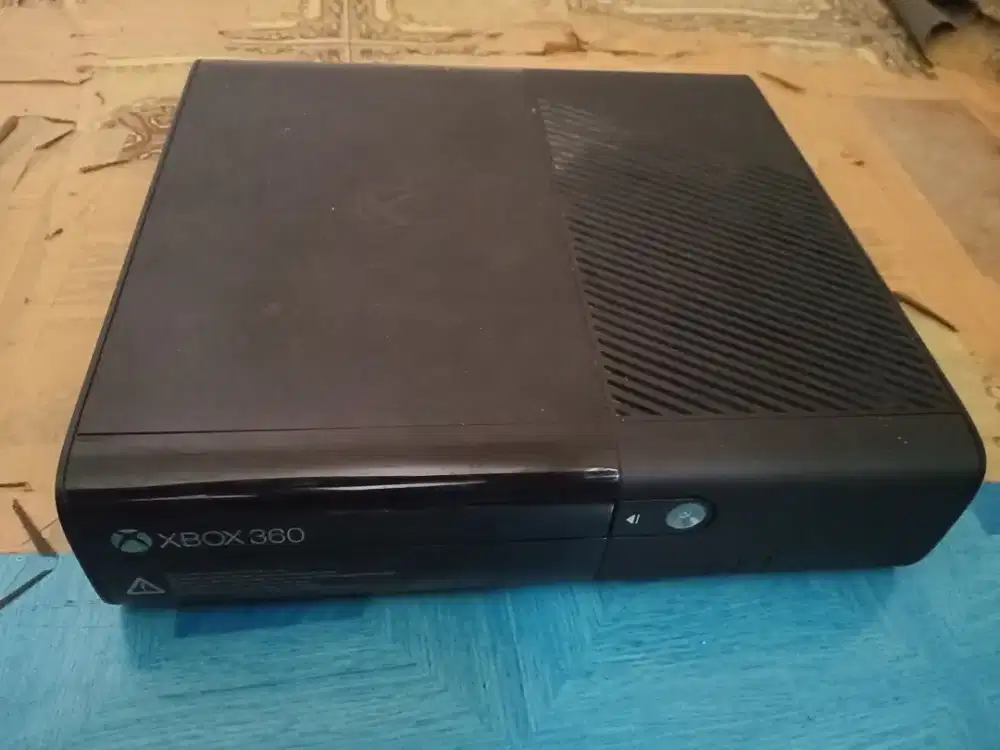 Dijual XBOX360 minus dus,yang lain komplit dan stik 1