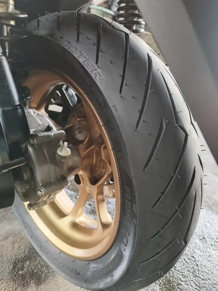 ban pirelli diablo rosso scooter 140/70 13 ( N max, Adv, dll )