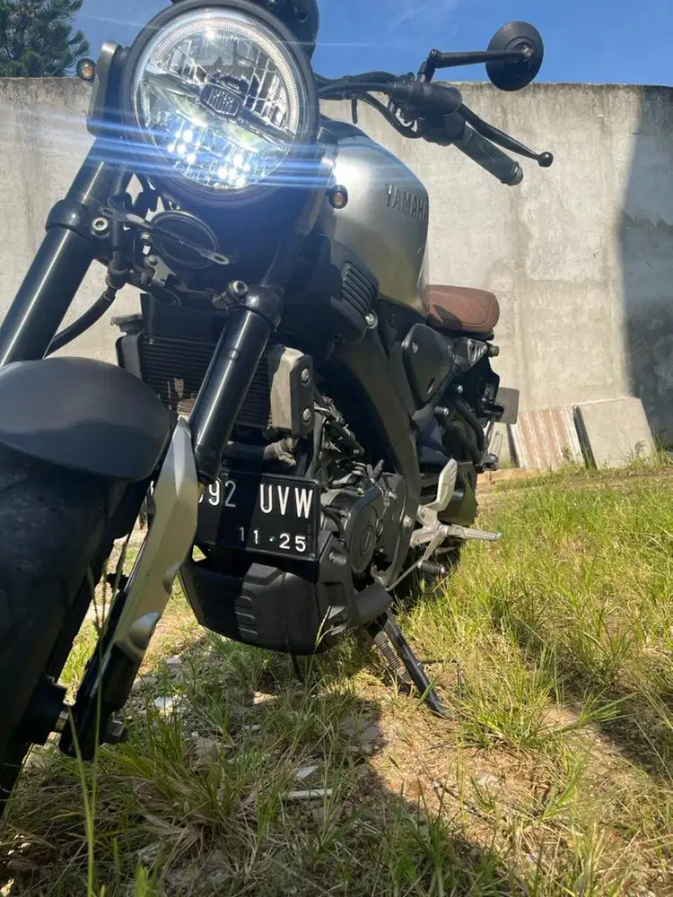 Yamaha XSR 155 tahun 2020 silver