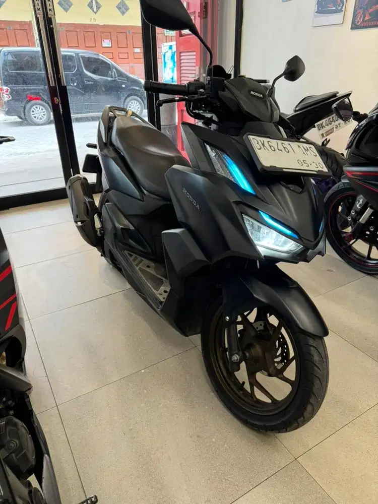 Honda Vario 160 CBS 2025 warna Hitam Doff Vario160 Black Matic CC New