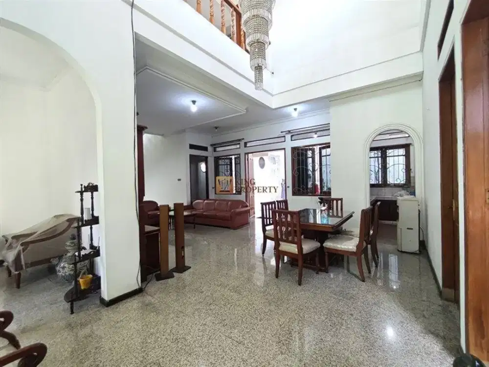 Oase Tenang di Tengah Kota – Rumah Luas Kopkamtib Joglo, 10 Menit ke Puri Indah