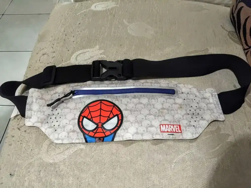 Tas pinggang Miniso Marvel Spiderman