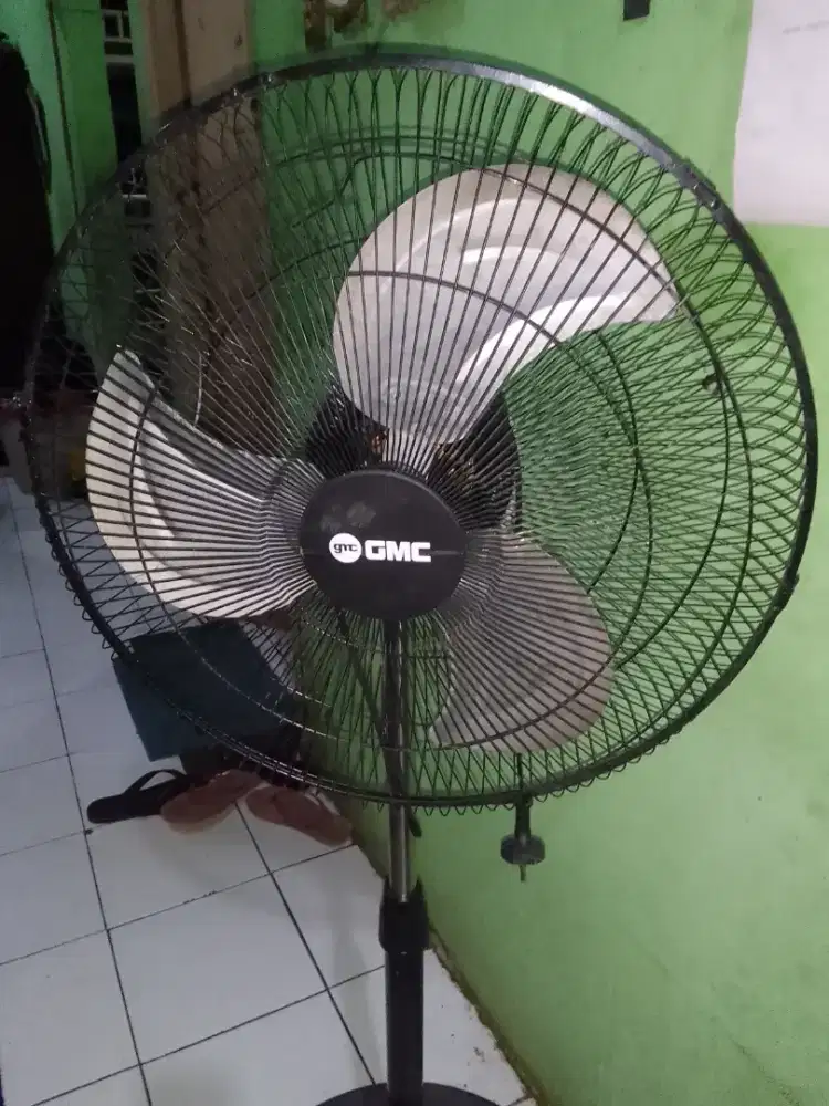 Kipas Angin GMC ukuran 18 Inchi Dinamo Double Bering