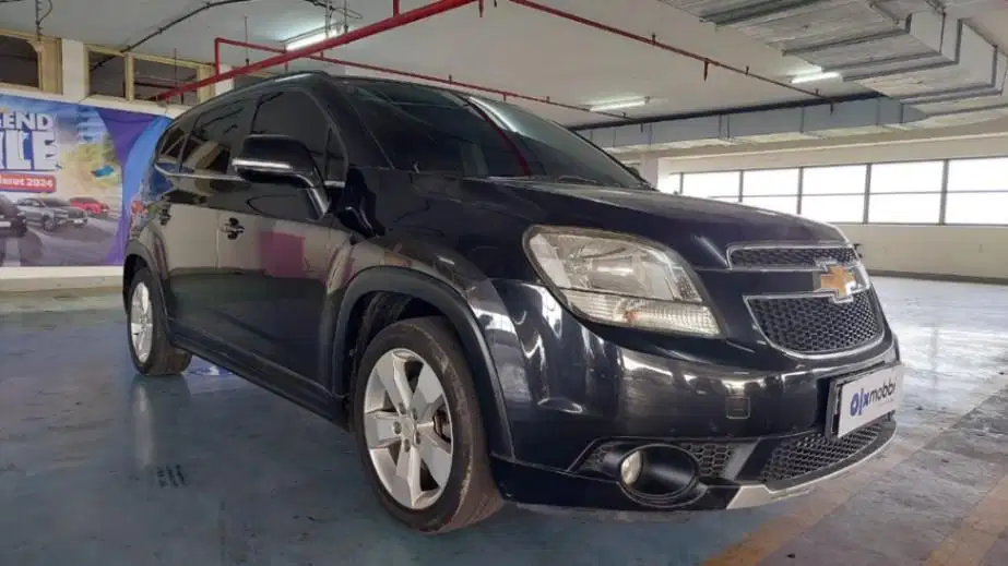 DP Rendah 5,JT Chevrolet Orlando 1.8 LT Bensin-AT 2015 Hitam
