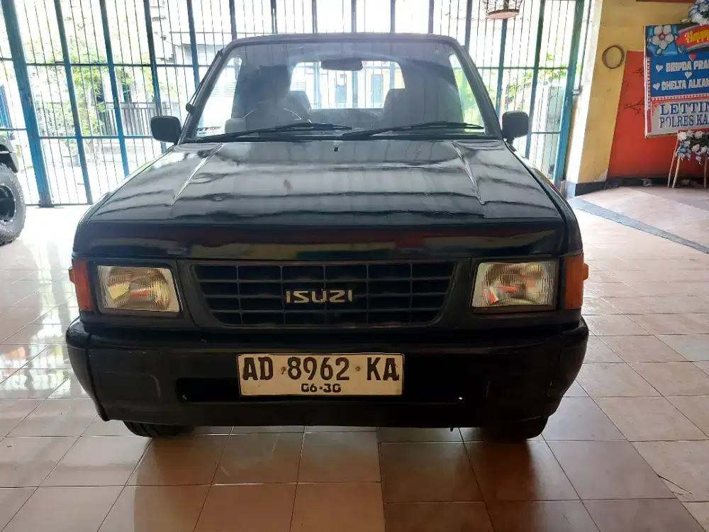 Isuzu panther pick up 2005