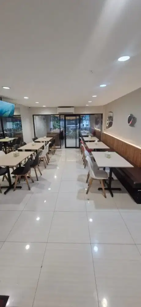 Meja dan kursi ex cafe