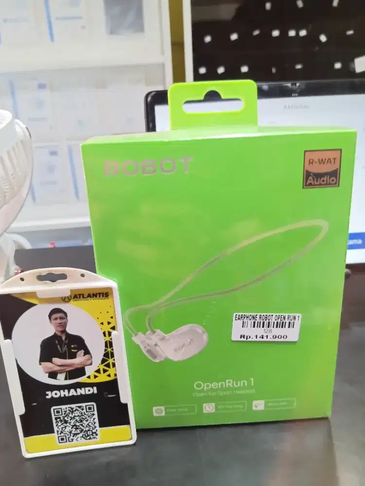 Earphone robot roun 1