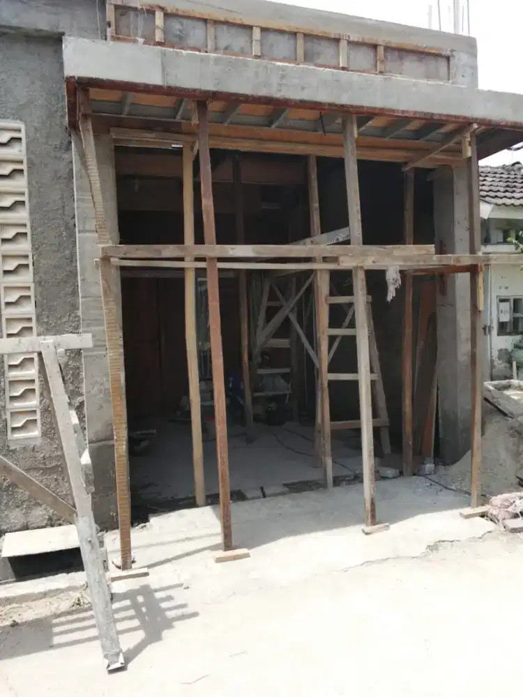 Perbaikan atap bocor dll