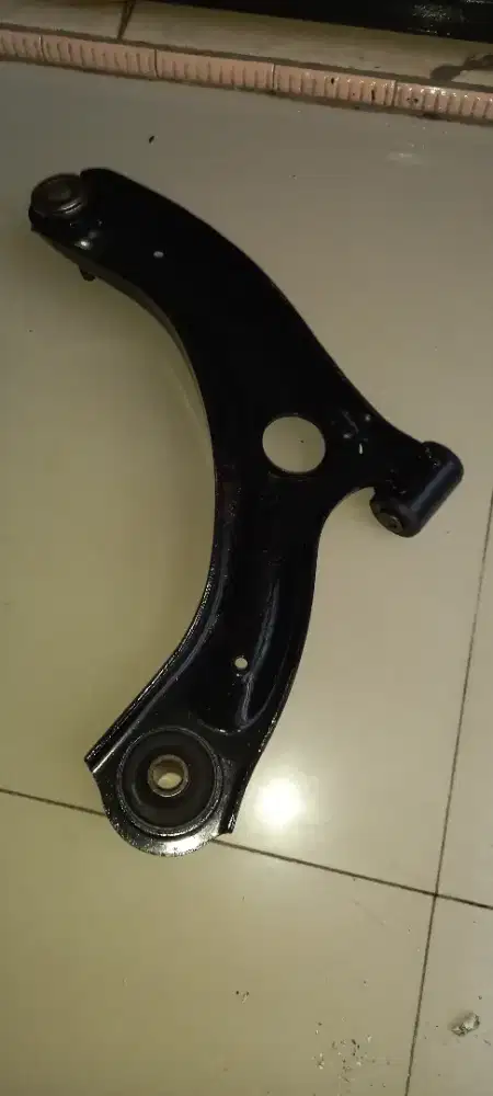 Lower arm new avanza