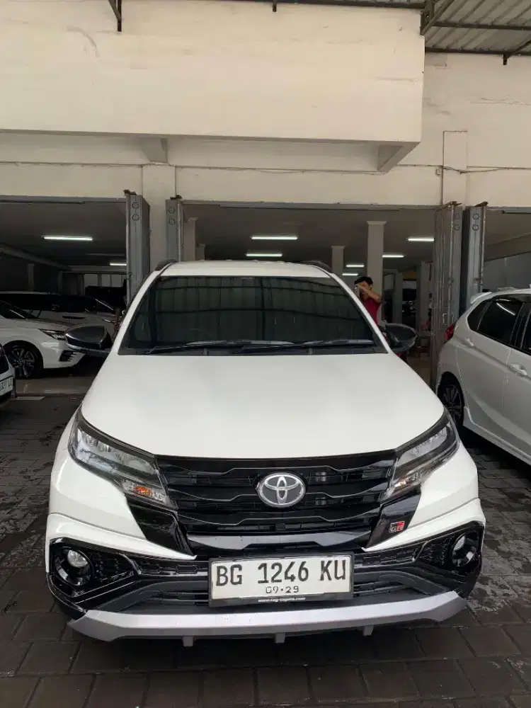 RUSH GR SPORT MANUAL 2025 KM 10 RB SEPERTI BARU