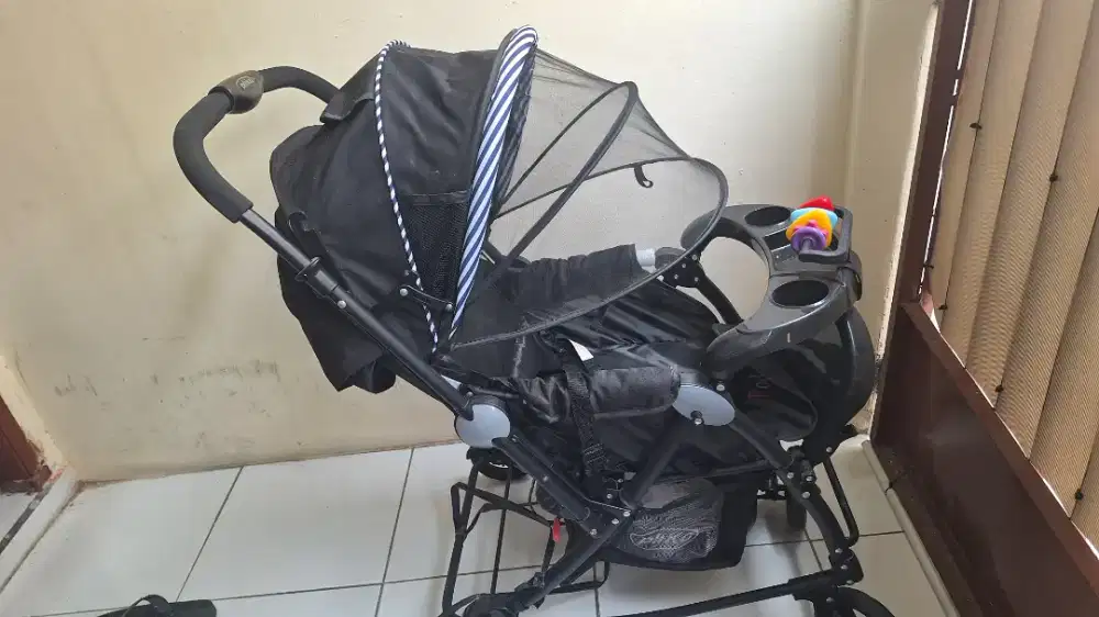 Stroller Pliko bekas pemakaian 8 bulan