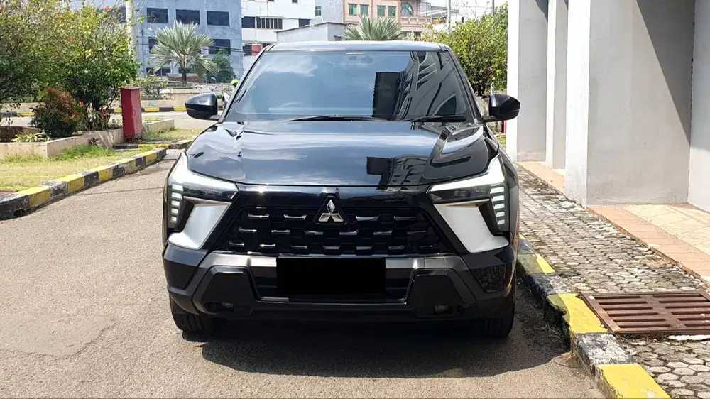 Mitsubishi XForce X Force Ultimate CVT Hitam 2025 NIK 2024 Like New
