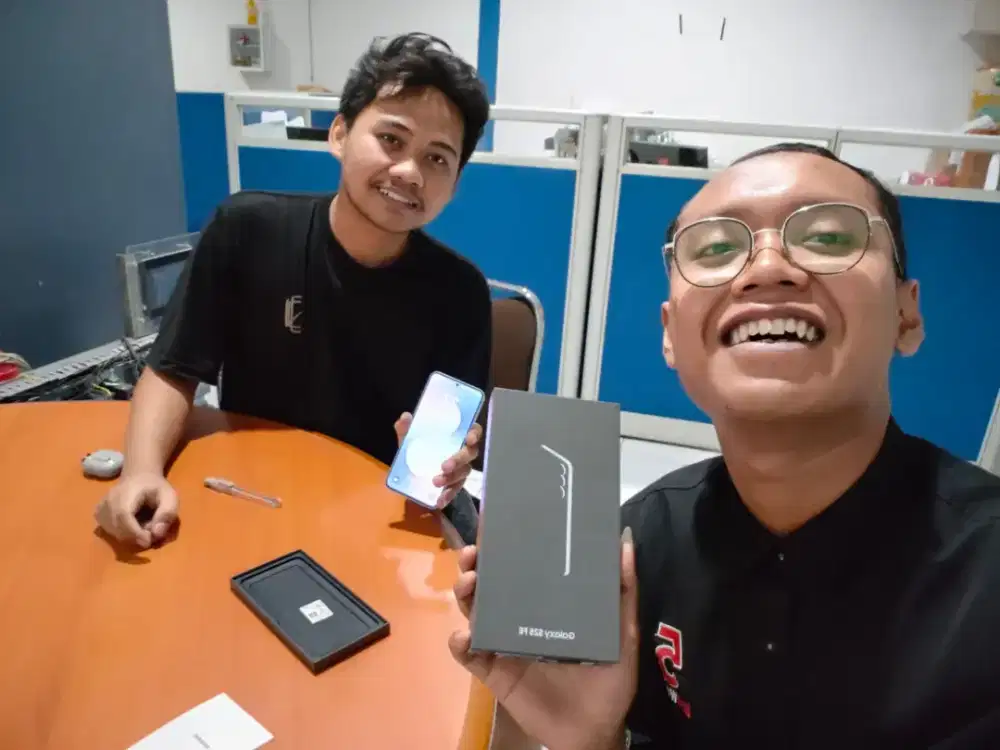 SAMSUNG S25 FE 8/256GB, NEW SEGEL BISA KREDIT DP 0 DAN COD FREE ONGKIR