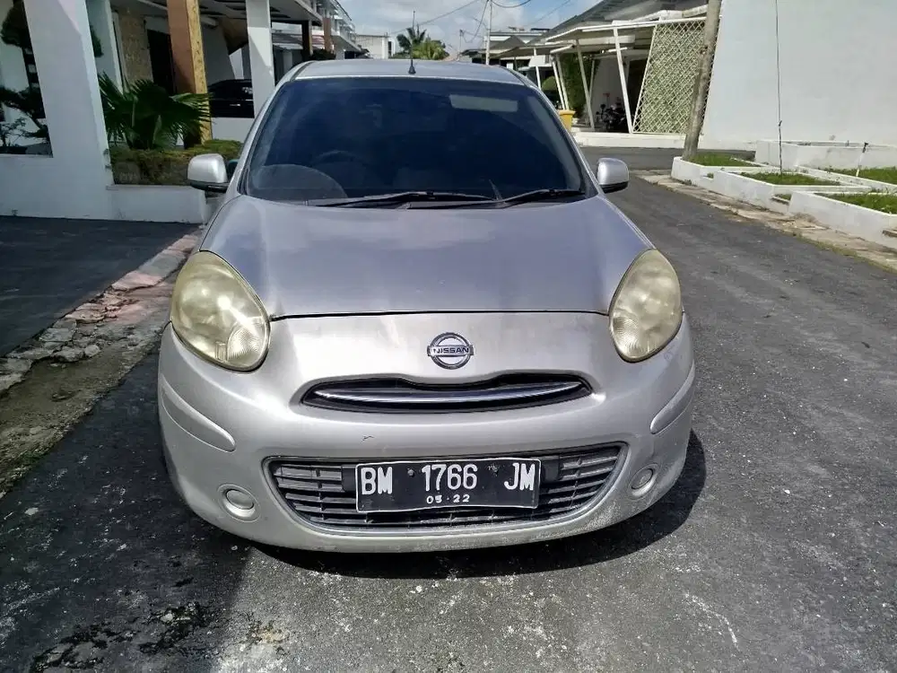 Di jual Nissan March tahun 2011