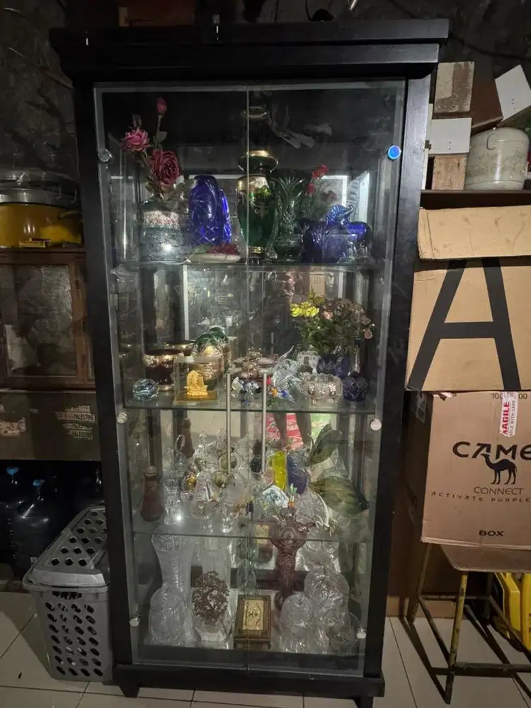 Kristal bohemia dan lemari borongan