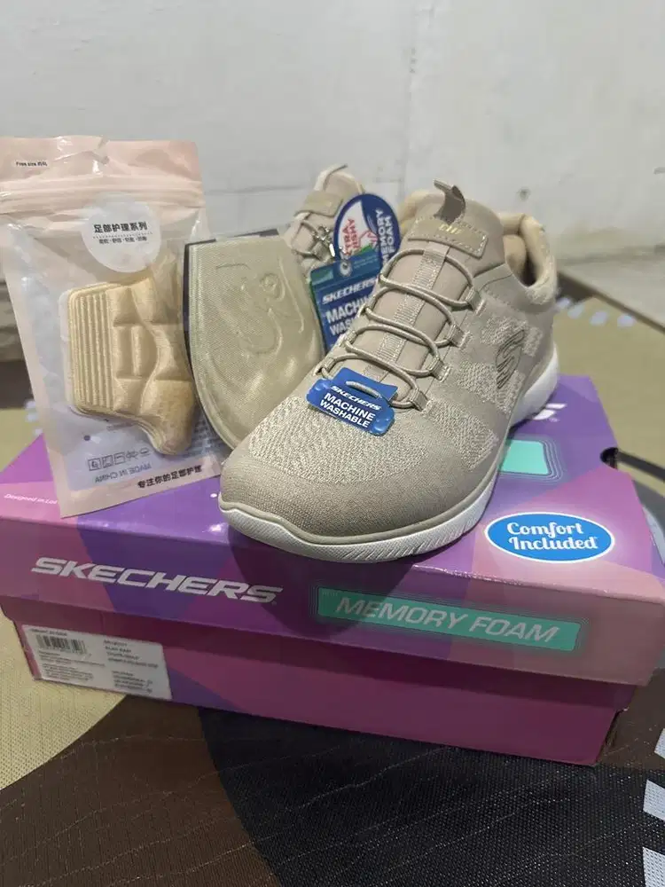 Sepatu olahraga wanita