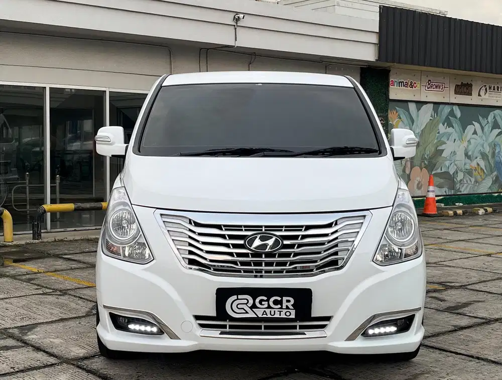 KM 71 RIBU RECORD! HYUNDAI H1 CRDI XG ROYALE DIESEL MATIC NIK 2017