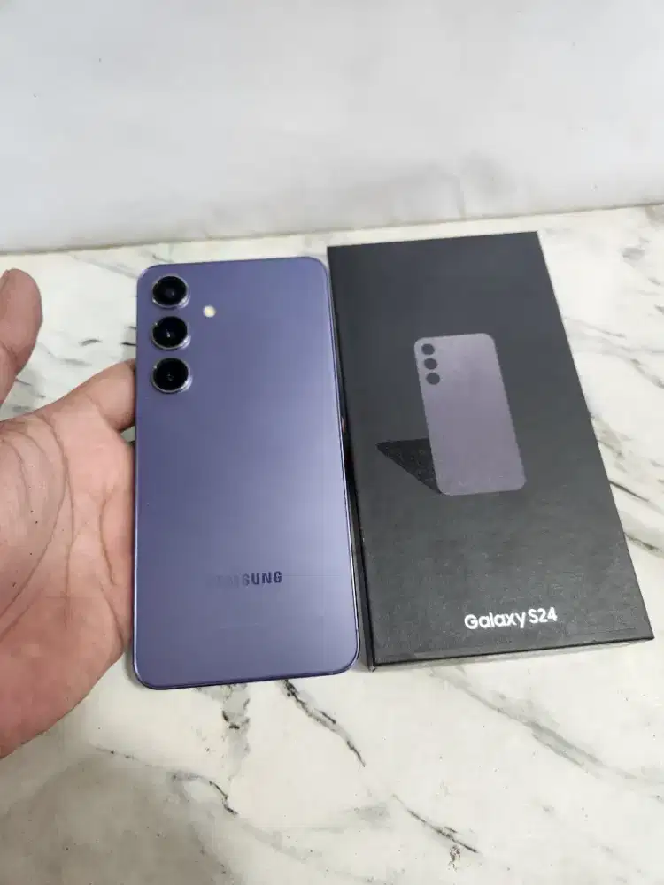 Samsung galaxy s24 5G ram 8/256 gb intr lengkap mulus