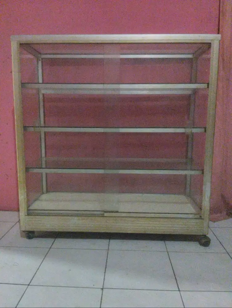 Etalase kaca 1 meter