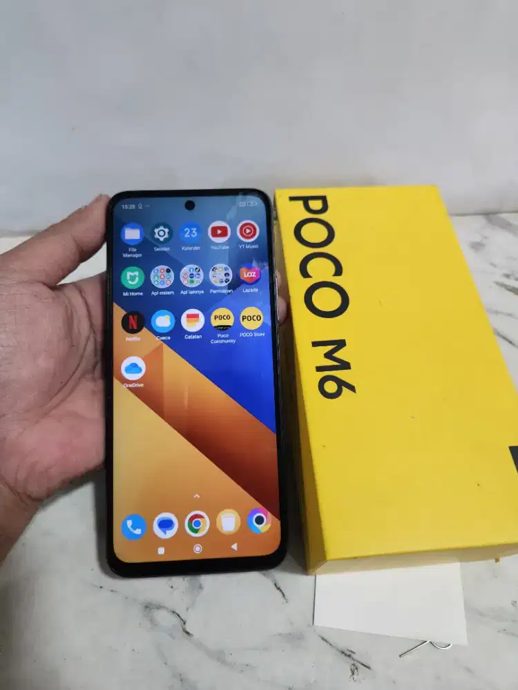 Xiomi poco m6 ram 8/256 gb lengkap mulus
