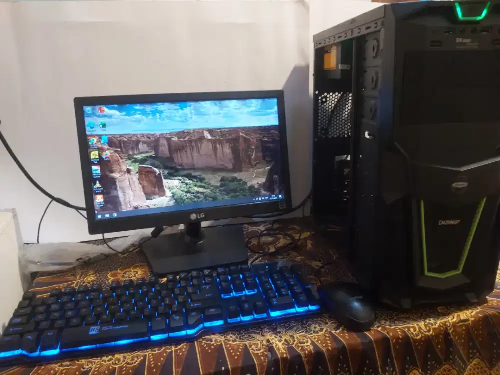 Satu Set CPU Komputer Proc Core i3 RAM 4GB VGA 1GB DDR3 HDD 500GB