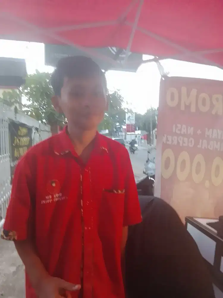 Cari pekerjaan apa saja buat membantu orang tua