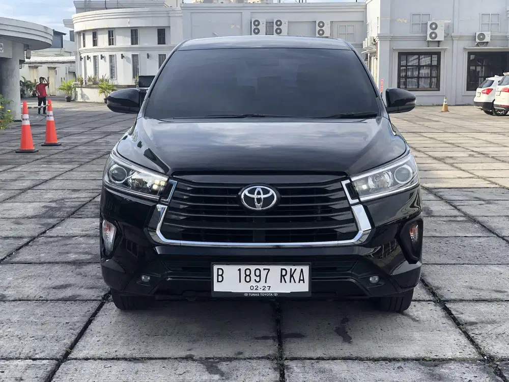 INNOVA V BENSIN 2.0AT 2022, HITAM, KM 40rban