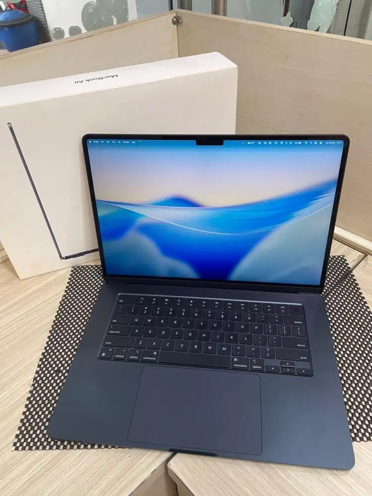 SECOND MACBOOK AIR M3 15 INCH 16/256GB EX IBOX