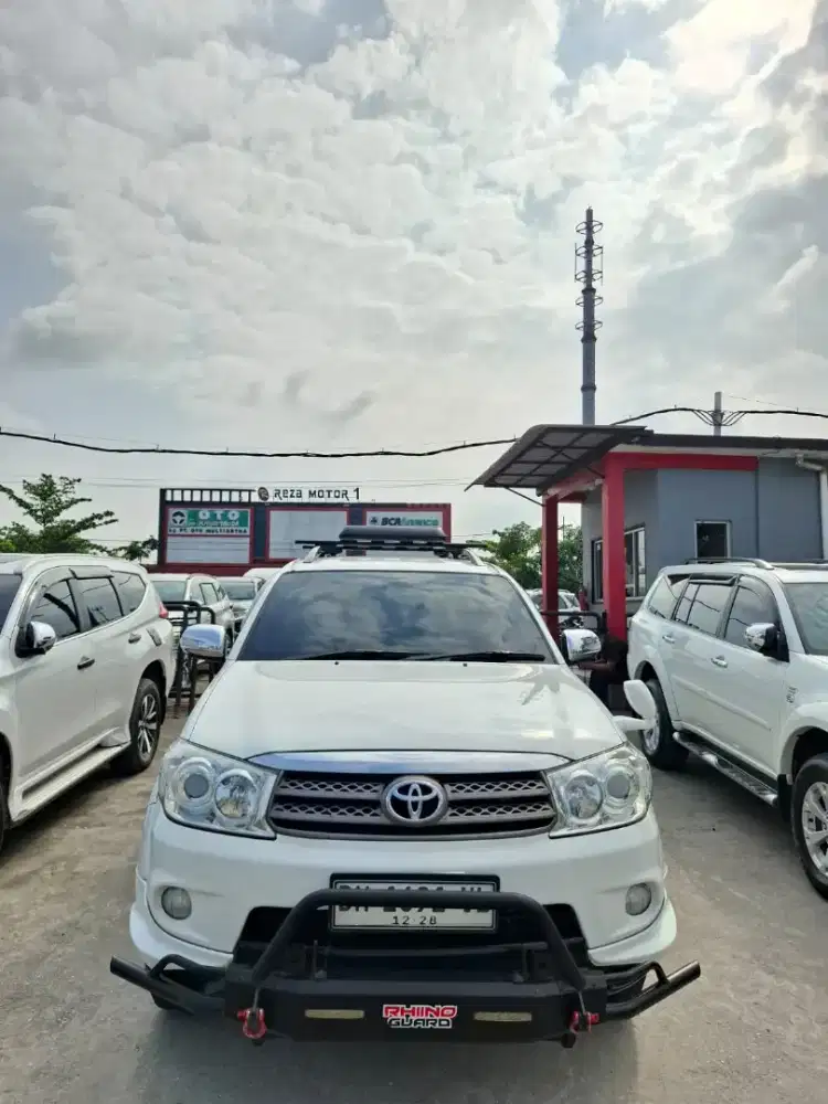 Fortuner 2010 G TRD manual. Km 128rb