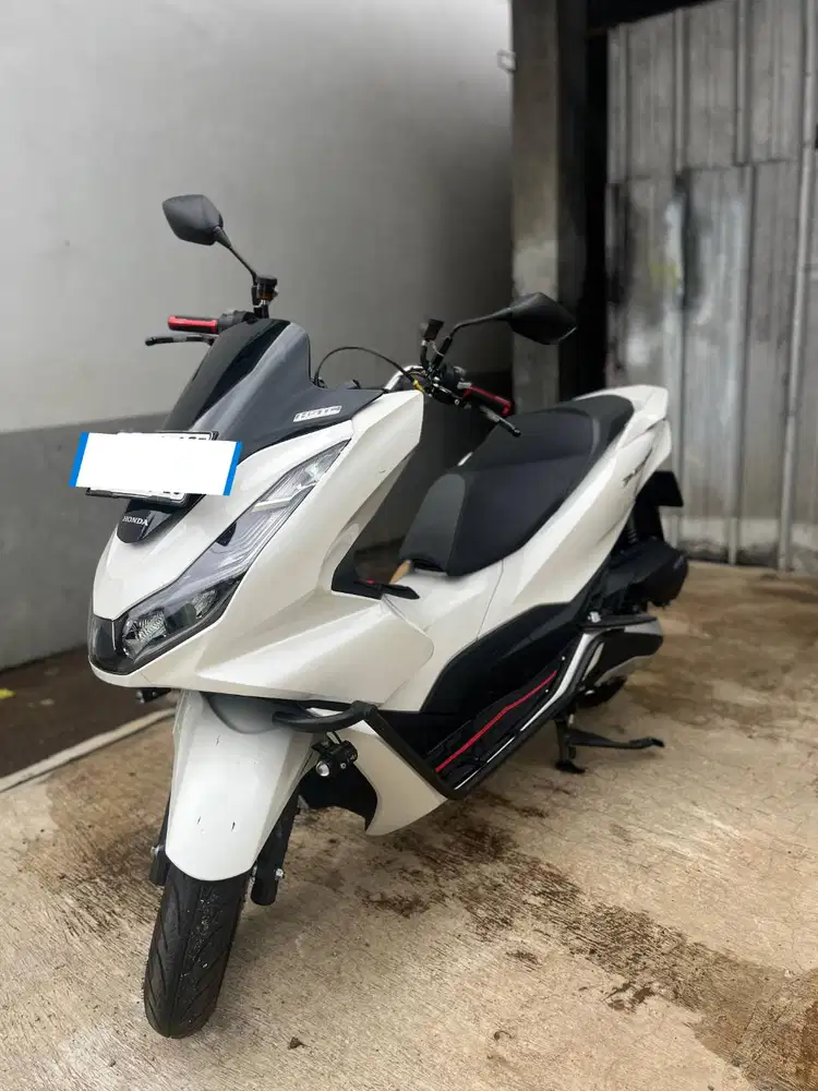 Honda PCX 160 ABS 2024 putih, km 7rb