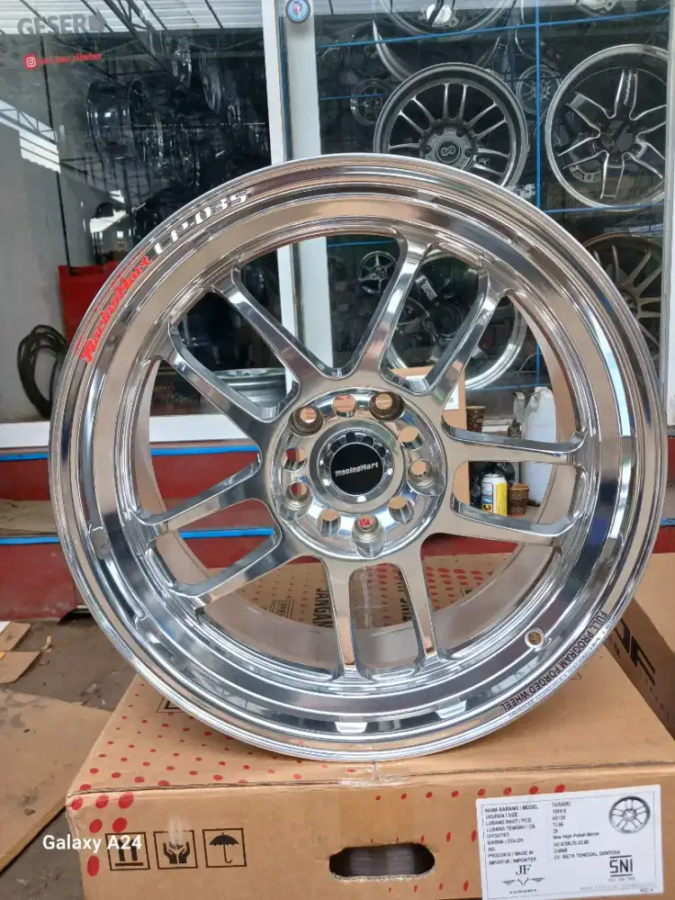 Racinghart cp035 ring 18 lebar 8,5-9,5 pcd 5x120 ET 28-32 high polish