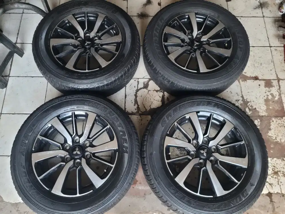 Velg oem new pajero sport R18 Paket Ban Second 4pcs Terima tt
