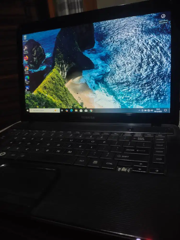 Laptop Core i3 Windows 10 Batre Masih Aman