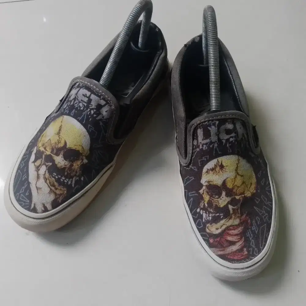 Sepatu Vans x Metallica Push Head No Ukuran Size 40