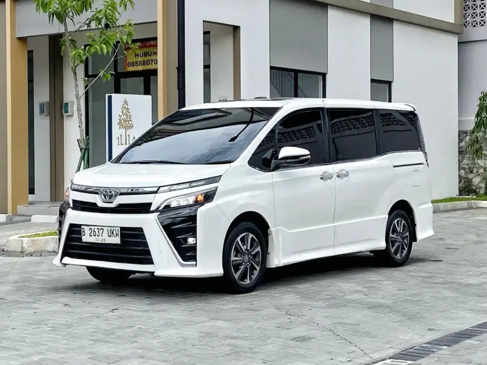 Voxy at 2019 km.low istimewa