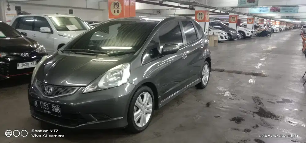 Honda Jazz RS A/T 2011 Abu2 Metalik Low KM Mulus Sekali Terawat Dp 6Jt