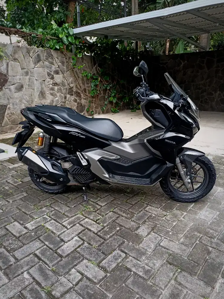 ADV 160,Istimewa,mulus sekali LOW KM,Siap TT