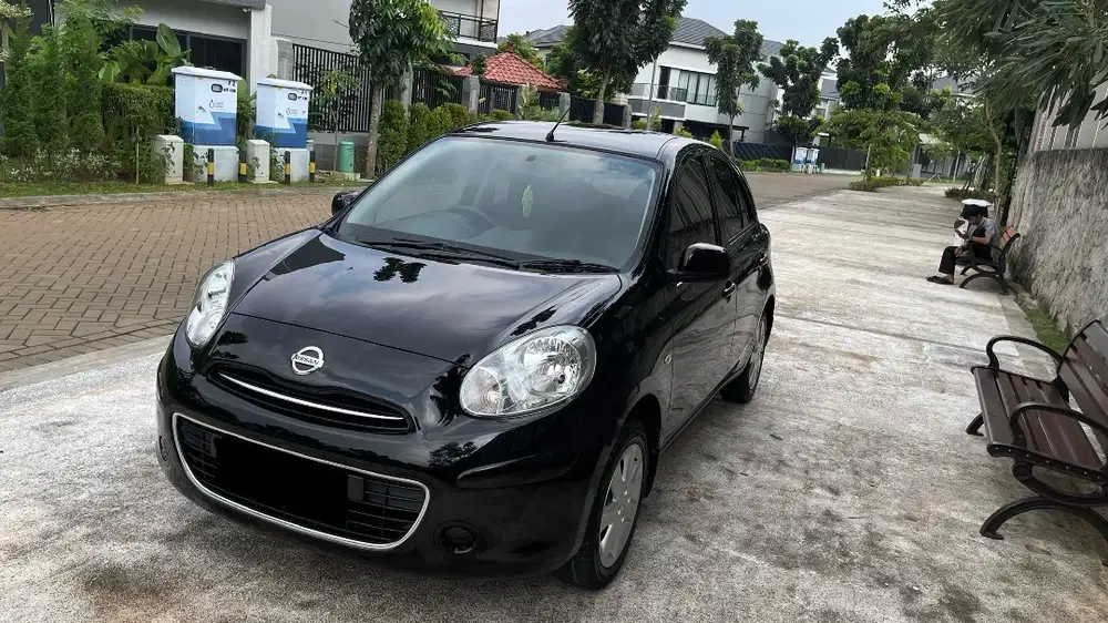 (Low Km16ribu)NISSAN MARCH 1.2 L M/T Manual Tahun 2013 (Harga CASH)