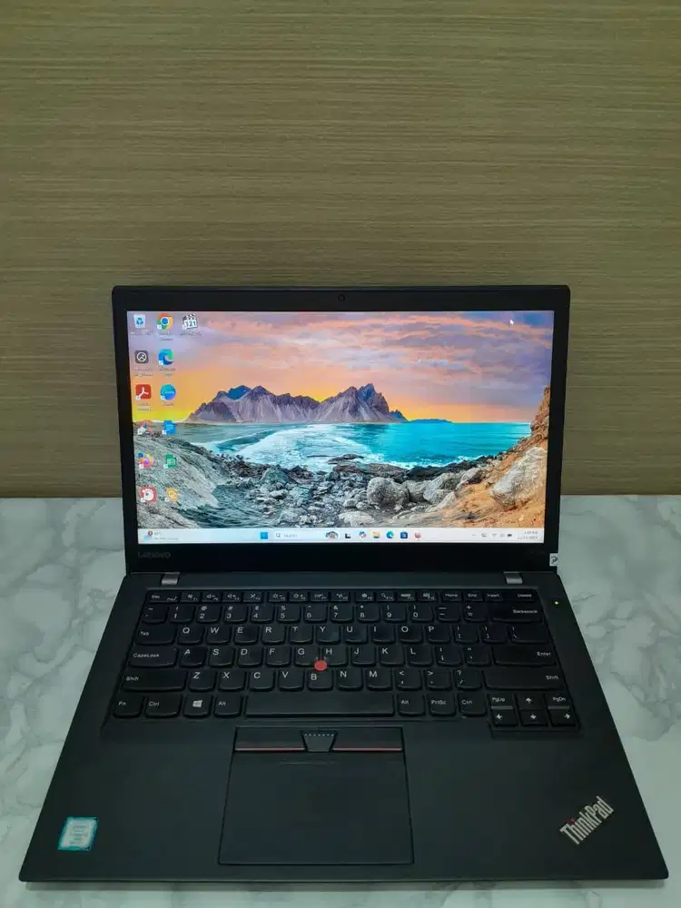 Lenovo T470s, Core i7 gen7,Ram 8GB,M.2  256GB, layar 14inFHD, batre 2