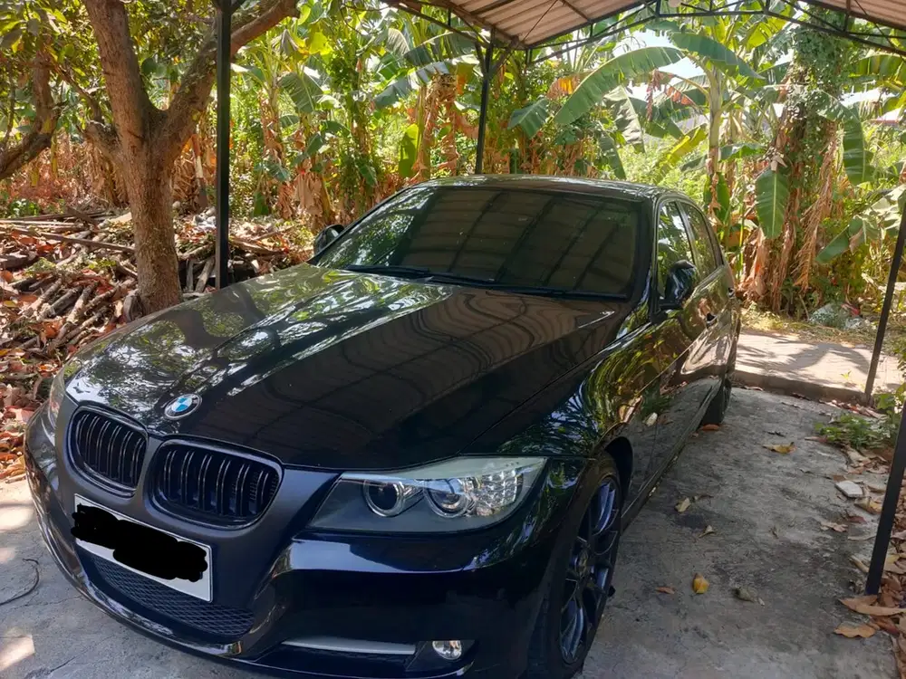 BMW 320i 2012 Bensin