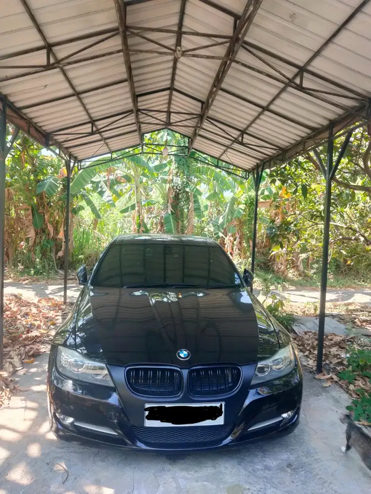 BMW 320i 2012 Bensin