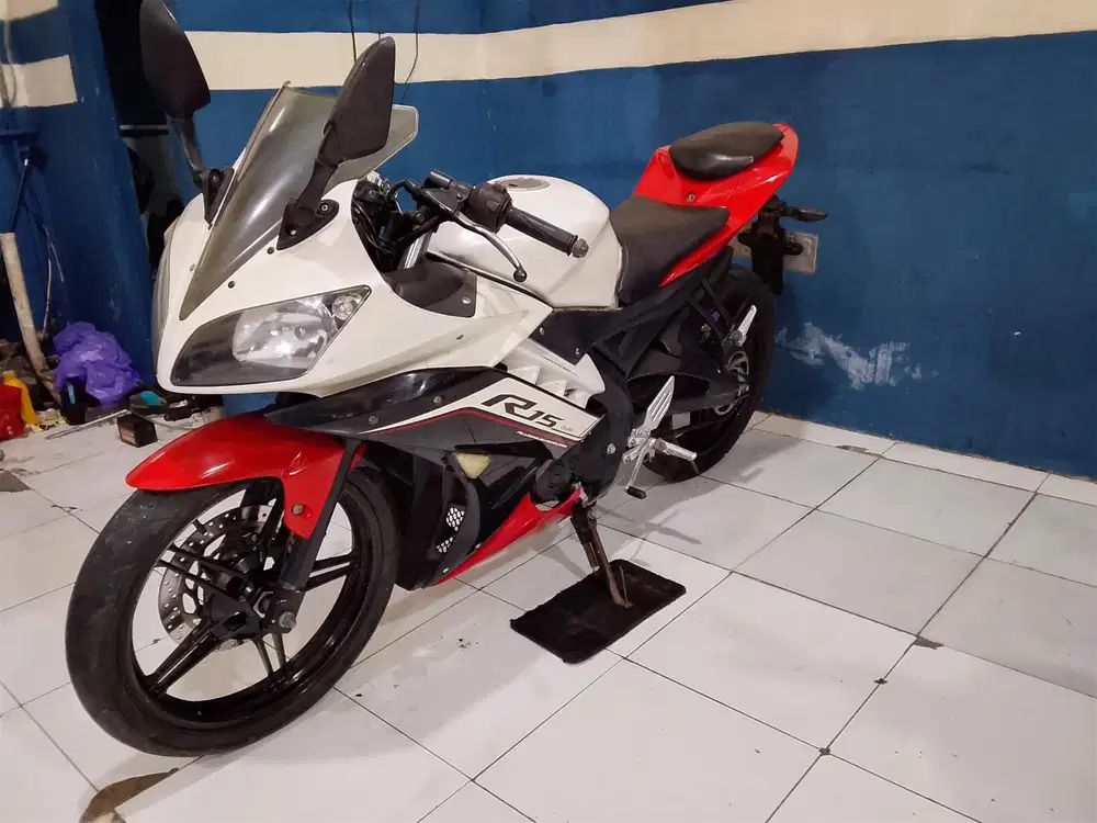 (1) Yamaha R15 V2 2016 siap pakai