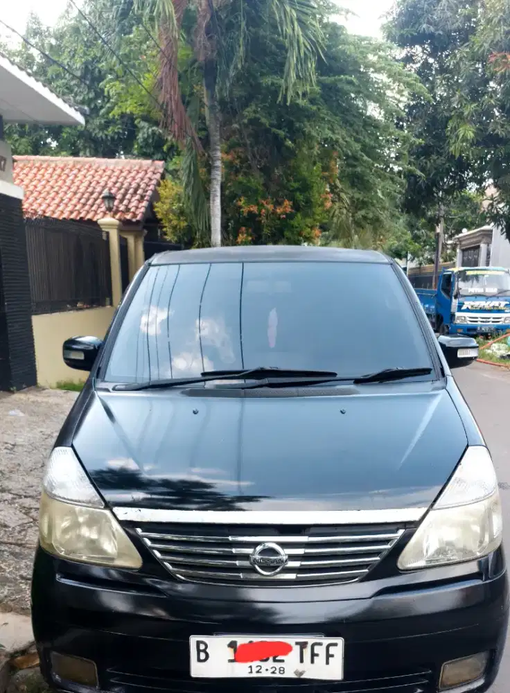 DIJUAL MBIL NISSAN SERENA