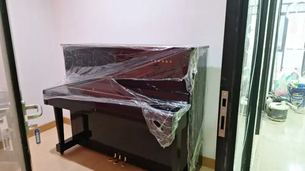Piano Yamaha U1