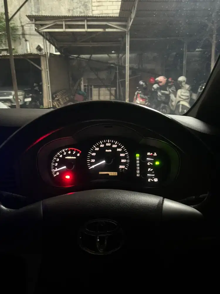 Toyota Kijang Innova 2013 Bensin