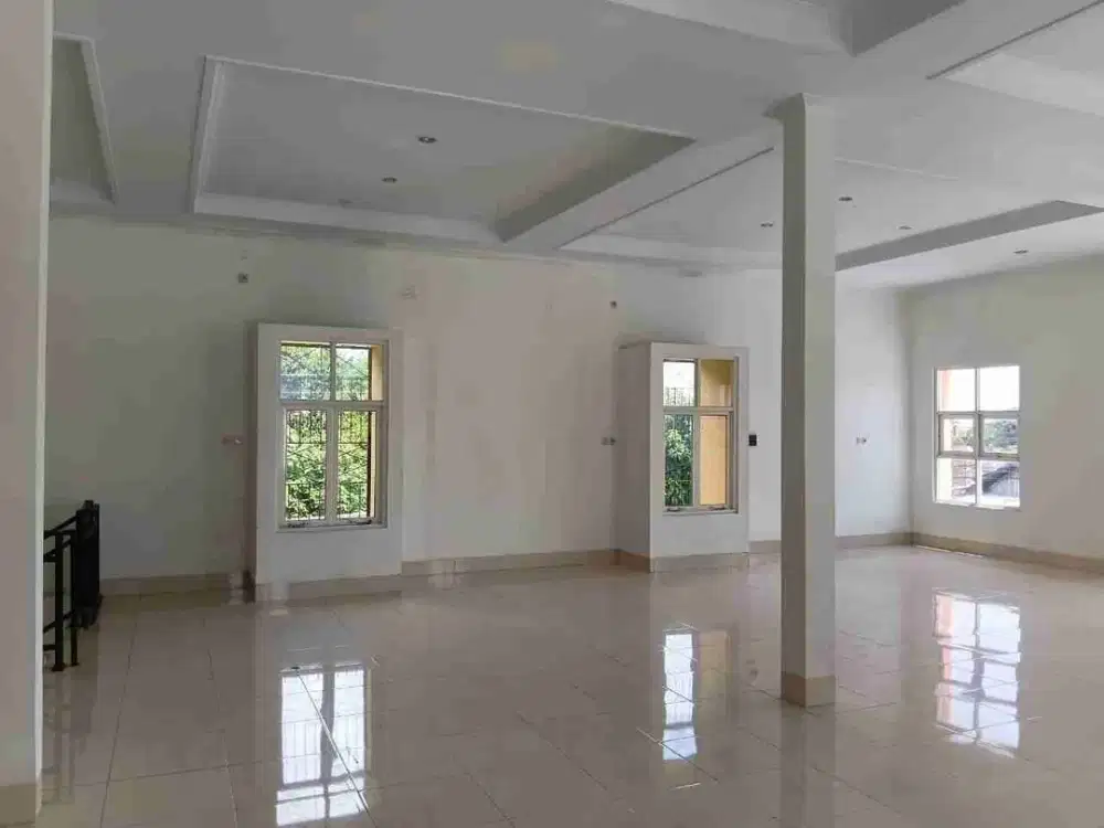 Disewakan ruko 2lantai bangunan bagus strategis di klaten