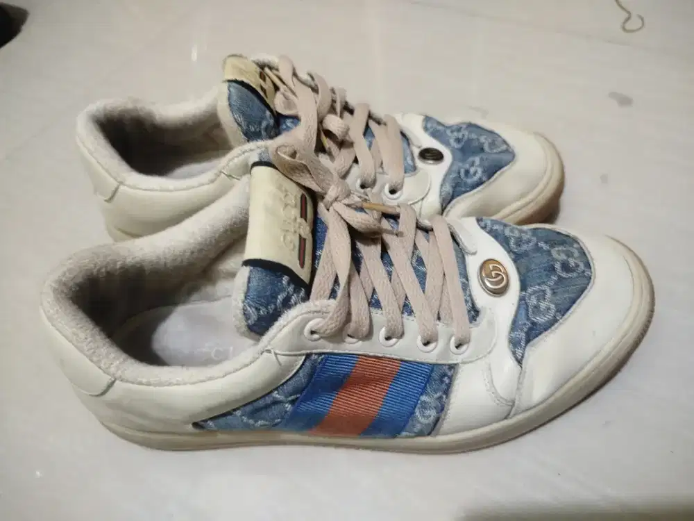 sepatu seken Gucci uk 43