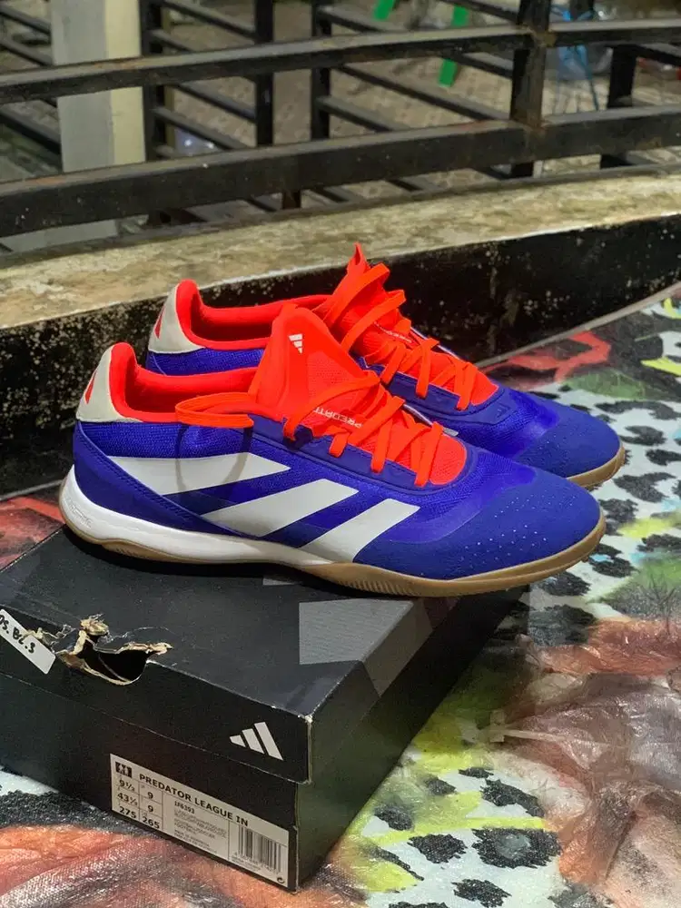 Sepatu futsal adidas predator