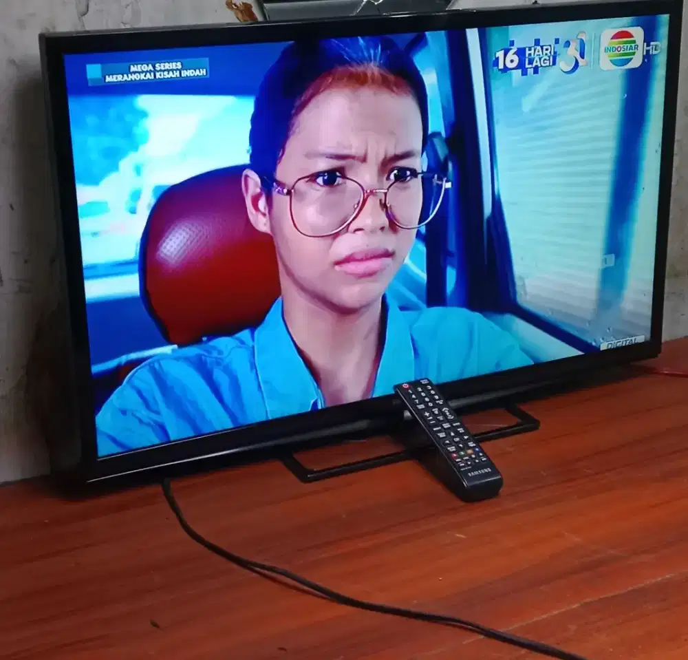 DIJUAL TV LED SAMSUNG 32 IN  ANALOG NORMAL MESIN TV MASIH ORI